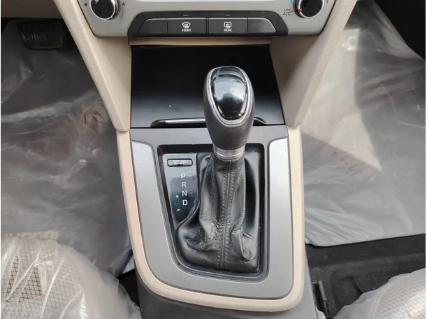 Car image 17
