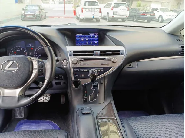 Car image 15