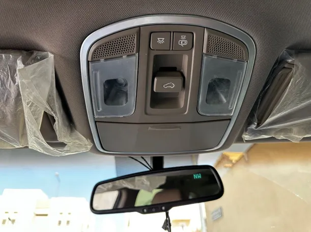 Car image 24