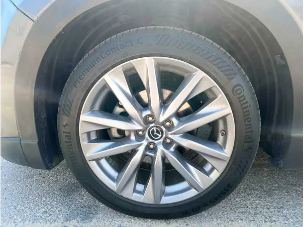 Car image 13