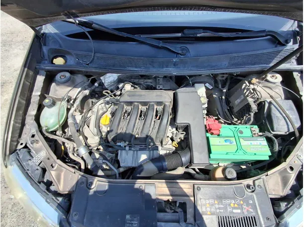 Car image 19