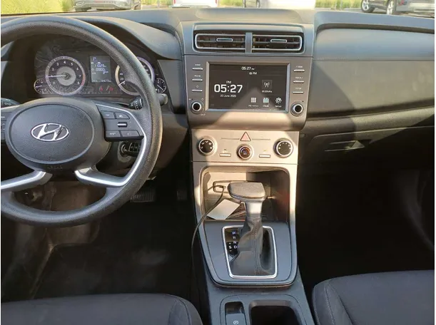 Car image 16