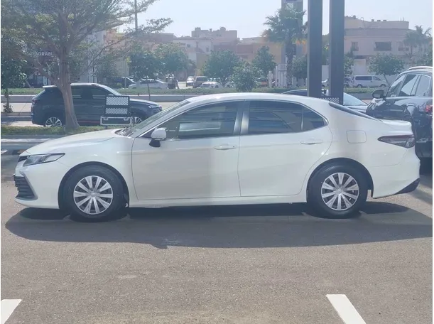Car image 8