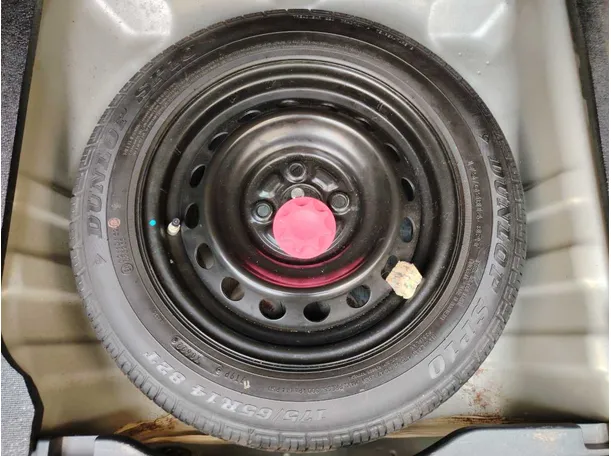 Car image 23