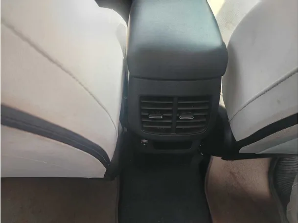 Car image 39