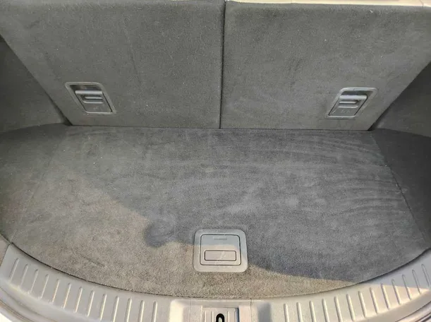 Car image 32