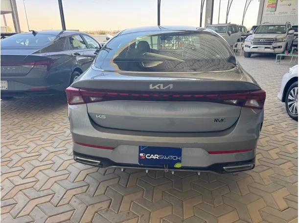 Car image 6