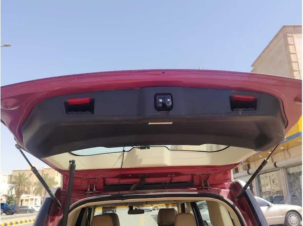 Car image 24