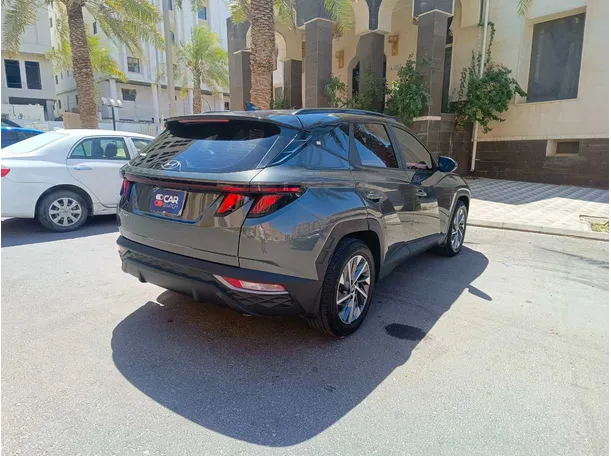Car image 5