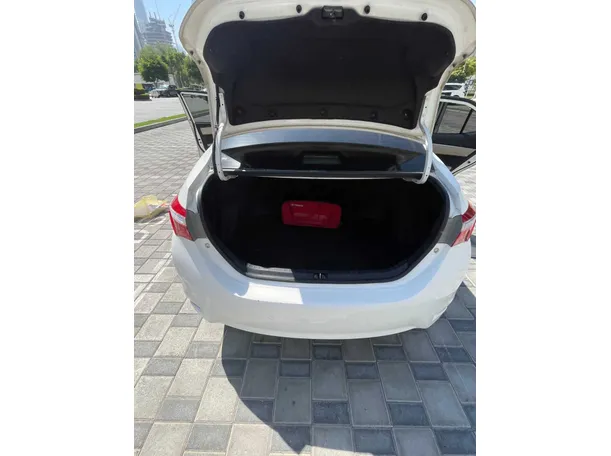 Car image 34