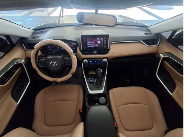 Car image 14