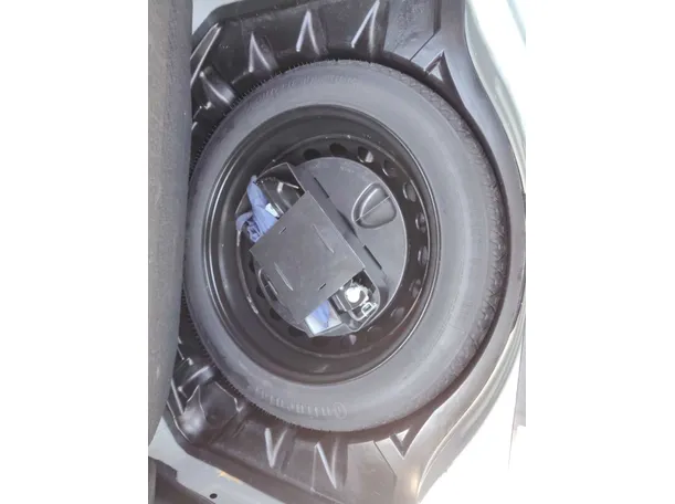 Car image 25