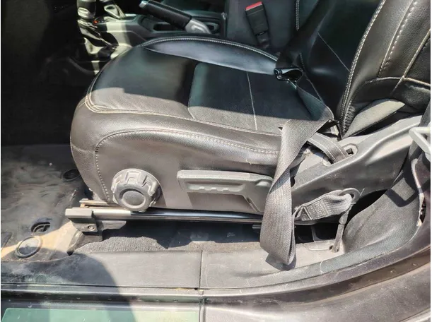 Car image 29