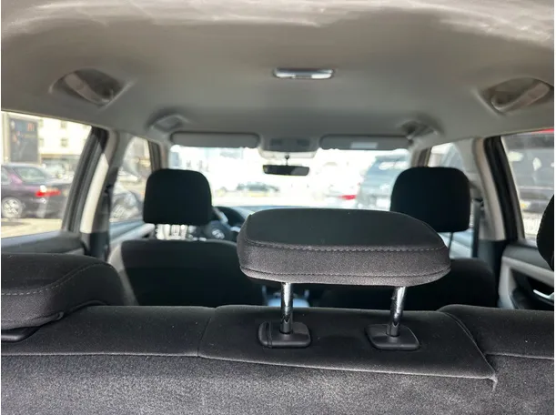 Car image 25