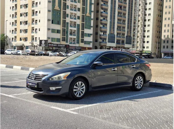 2013 نيسان ألتيما في الإمارات