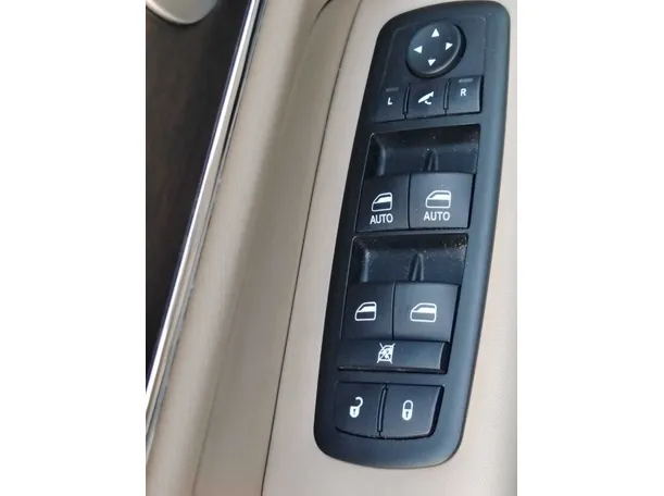 Car image 35