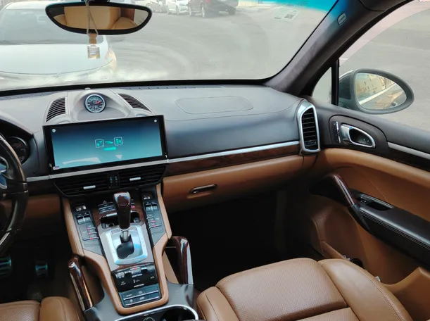 Car image 20