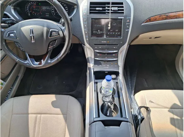 Car image 17