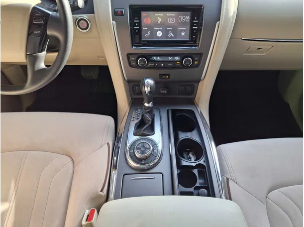 Car image 15