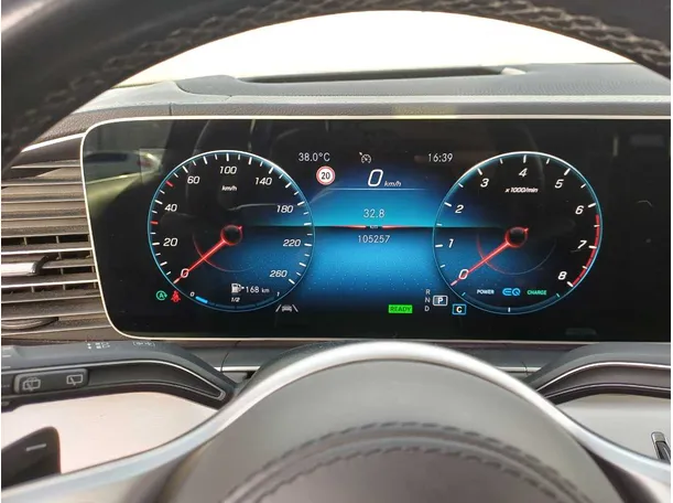 Car image 19
