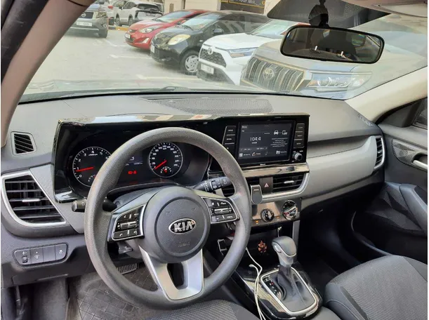 Car image 11