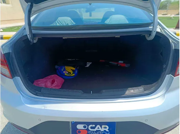 Car image 23