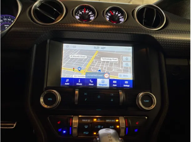 Car image 14