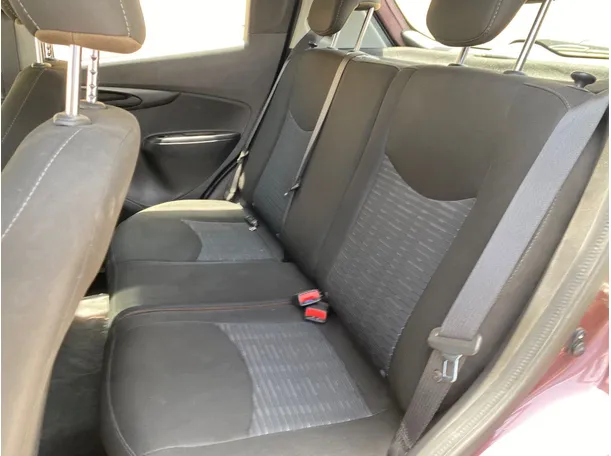 Car image 13