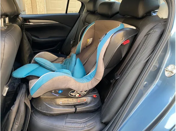 Car image 13