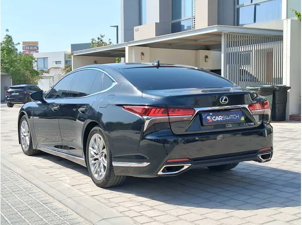 Car image 5