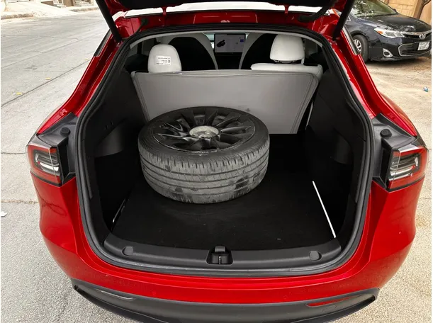Car image 23