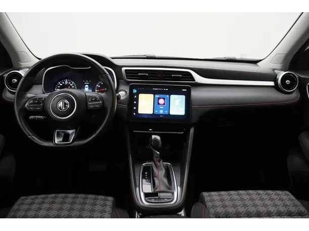 Car image 14