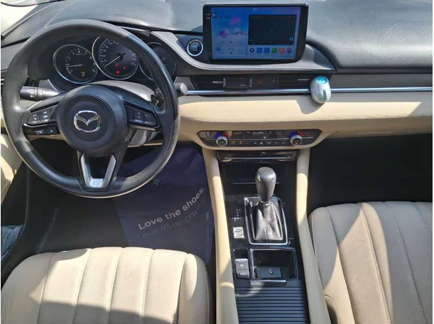 Car image 17