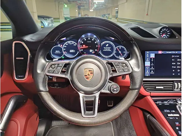 Car image 14