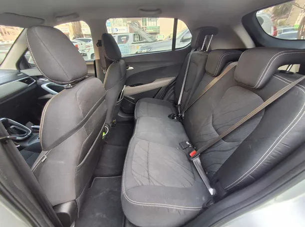 Car image 13