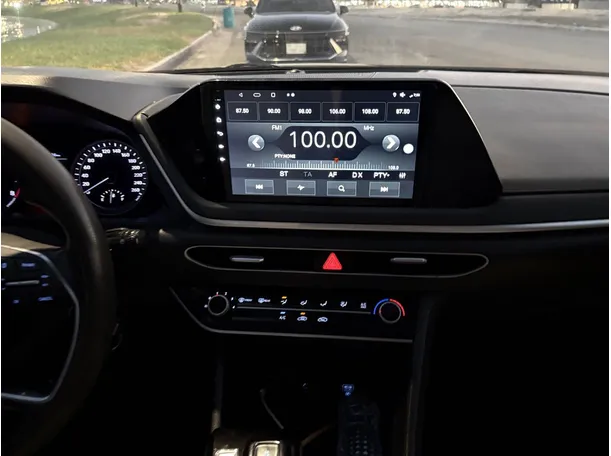 Car image 20