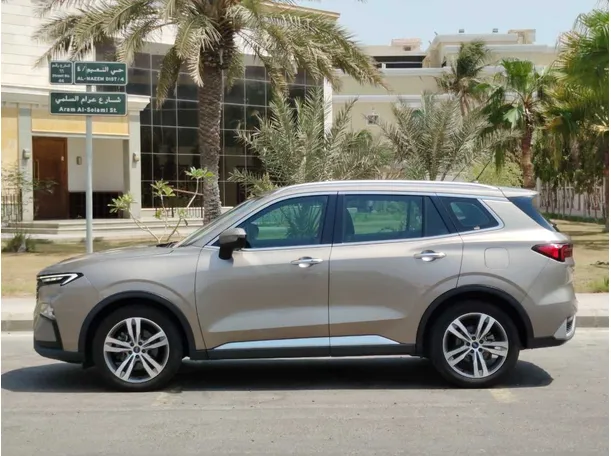 Car image 8
