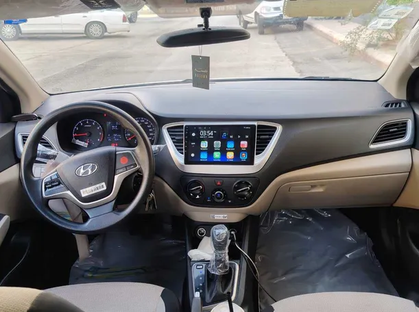 Car image 15