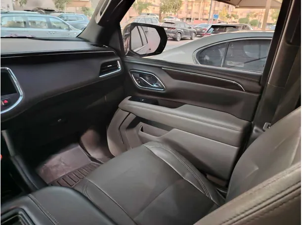 Car image 37