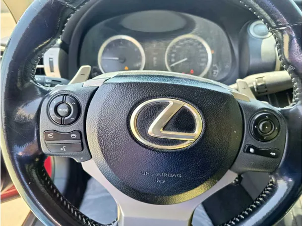 Car image 25