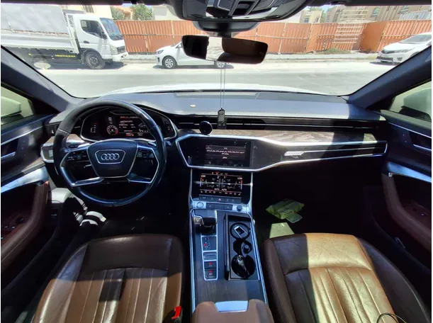 Car image 15
