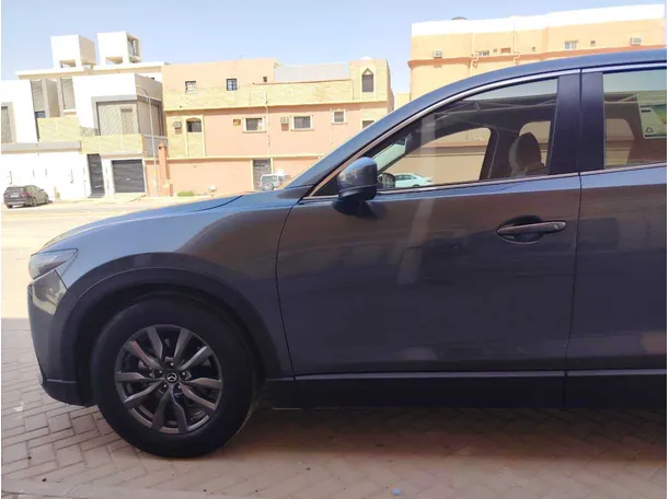 Car image 9