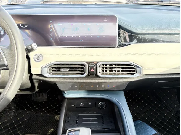Car image 21