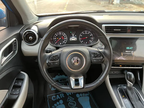 Car image 18
