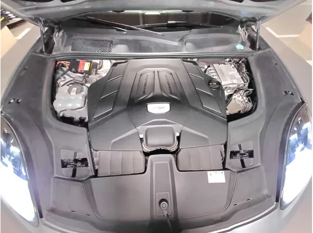 Car image 21