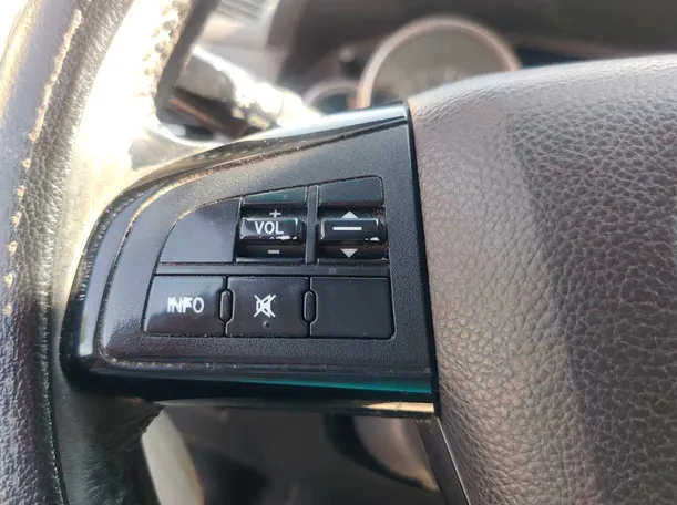 Car image 26