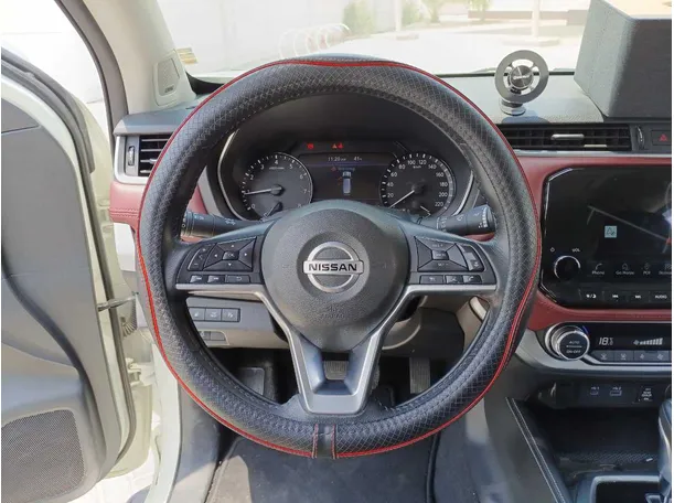 Car image 16