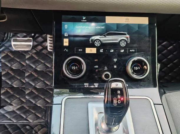 Car image 18