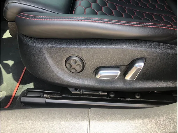 Car image 22