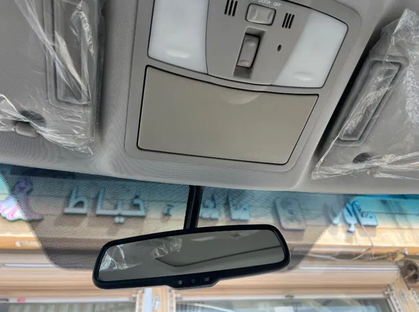 Car image 25